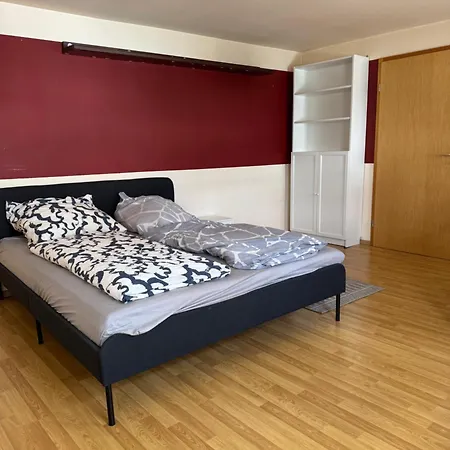 Monteuerzimmer 2 Zimmer-3 Betten Mit Gemeinschaftlichen Bad In Og