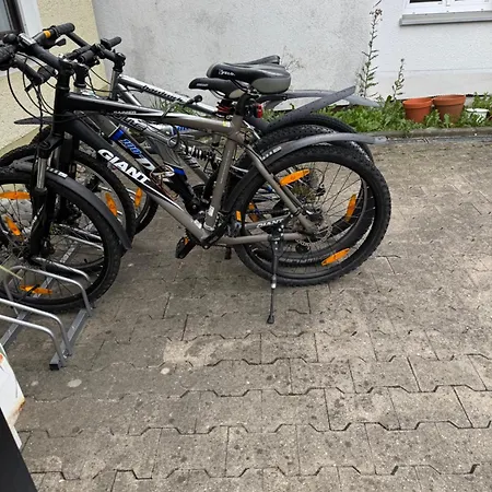 Monteuerzimmer 2 Zimmer-3 Betten Mit Gemeinschaftlichen Bad In Og Merklingen