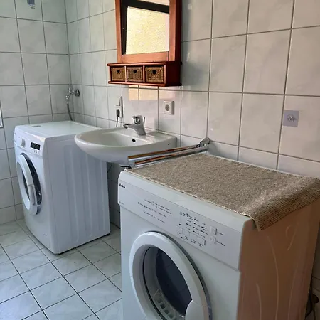 Apartment Monteuerzimmer 2 Zimmer-3 Betten Mit Gemeinschaftlichen Bad In Og *