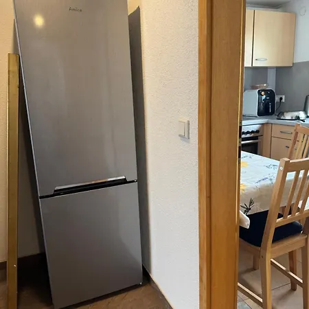 Apartament 2 Zimmer Mit Gemeinschaftlichen Bad Und Kueche Ideal Fuer Monteure Und Kurzzeitgaeste Merklingen